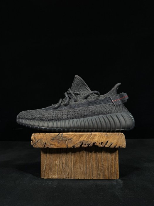 Кроссовки Yeezy 350V2