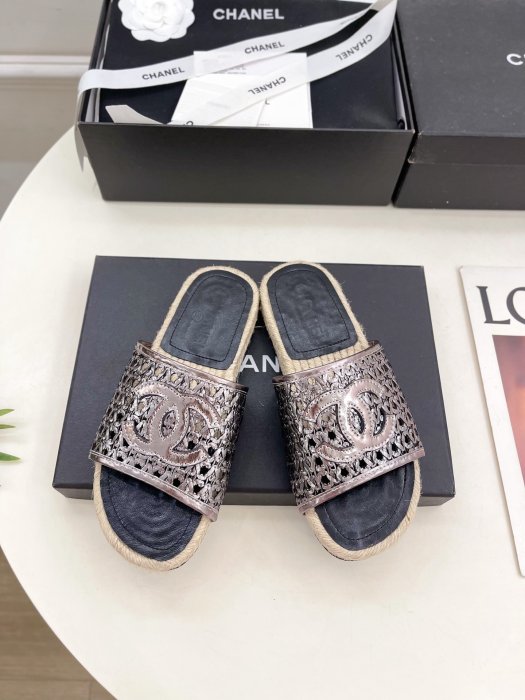 Шлепанцы женские