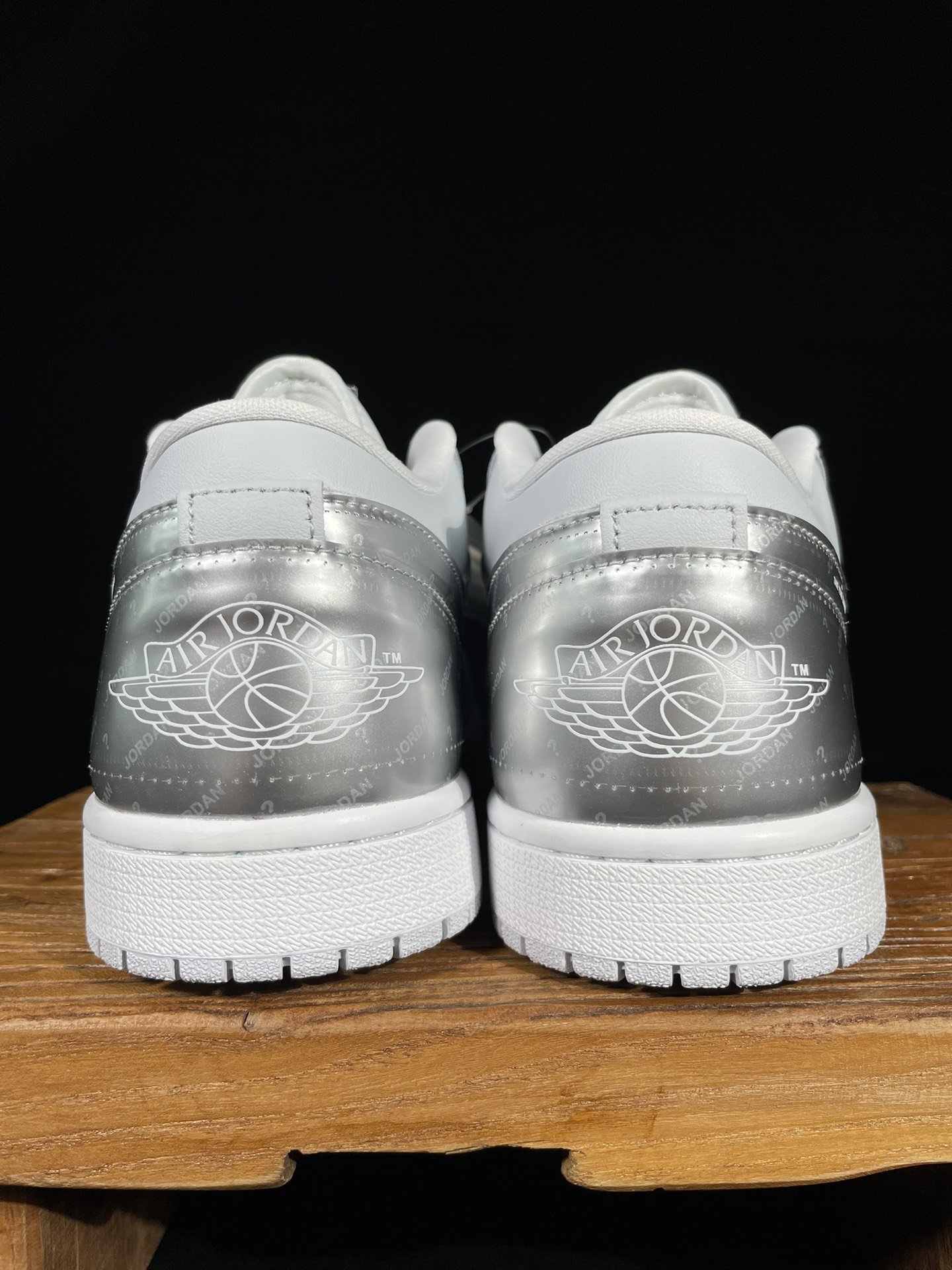 Sneakers Air Jordan 1 Low DX6070-101 фото 4