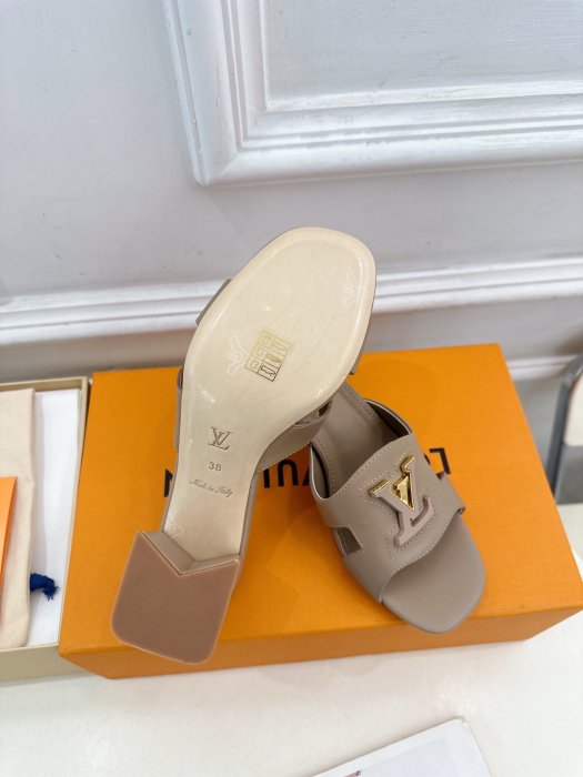 Босоножки фото 9