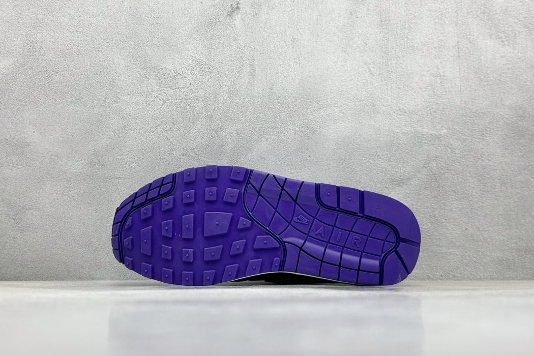 Кроссовки Nike Air Max 1 фото 4