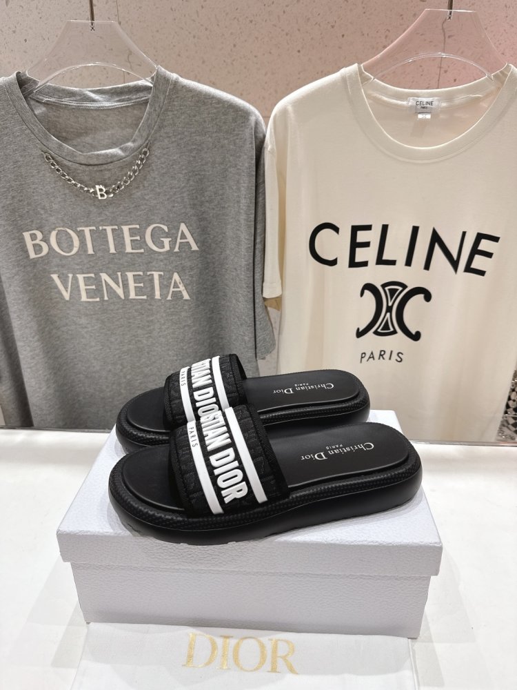 Шлепанцы женские фото 3