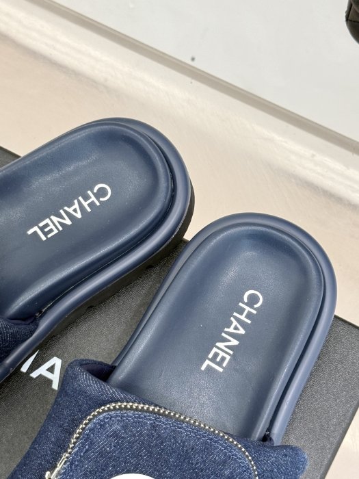 Шлепанцы фото 8