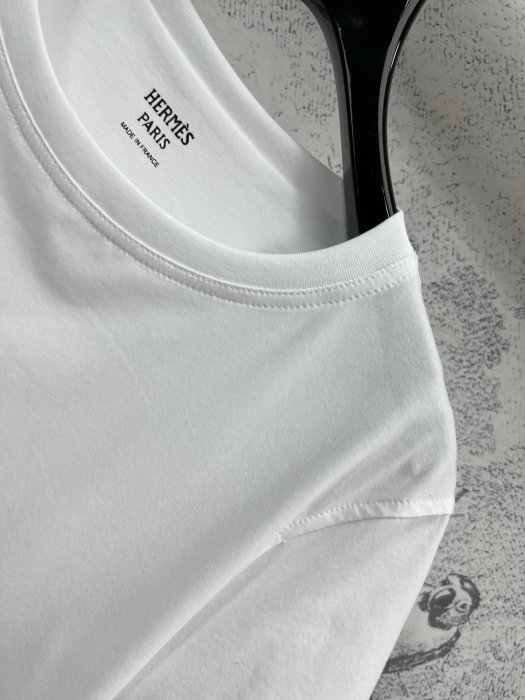 T-shirt women's фото 6