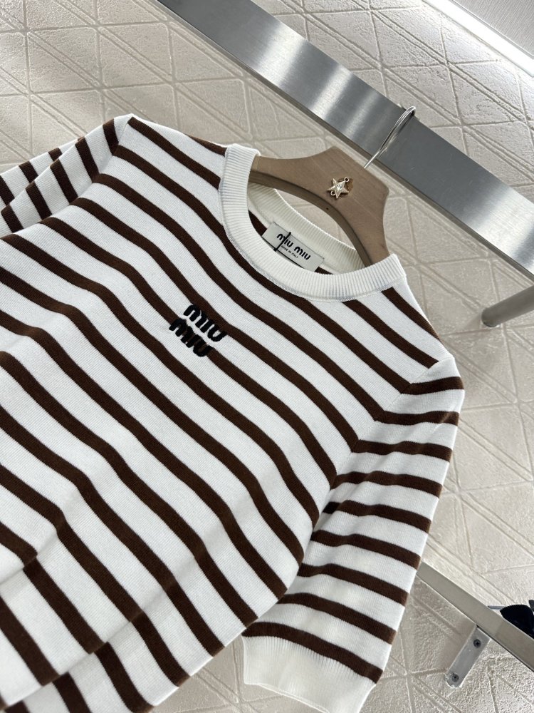 Футболка жіноча фото 8