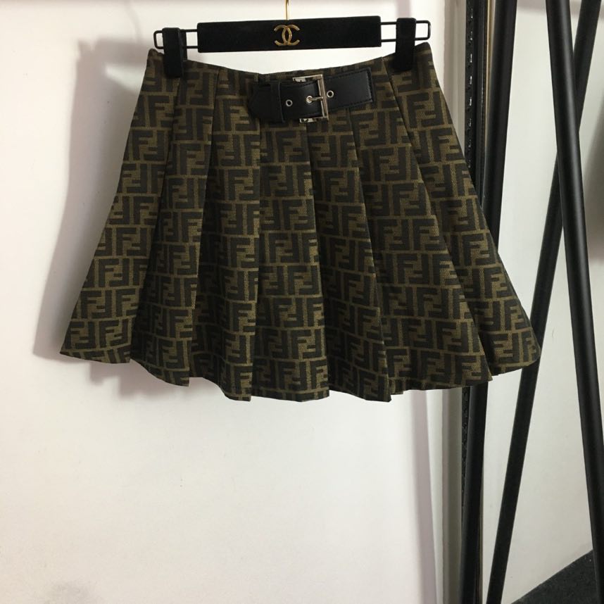Skirt short