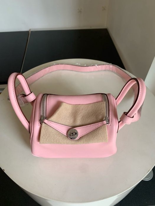 A bag women's Hermes Mini Lindy 19 cm фото 3