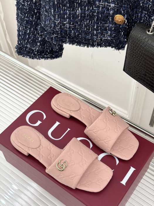 Шлепанцы фото 3