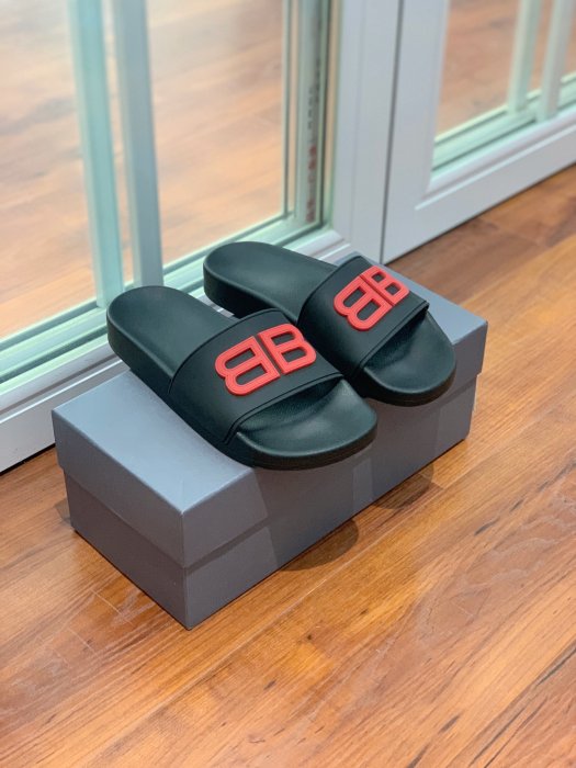 Шлепанцы фото 4