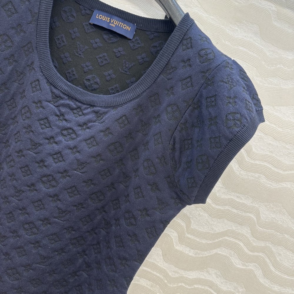 T-shirt women's фото 5