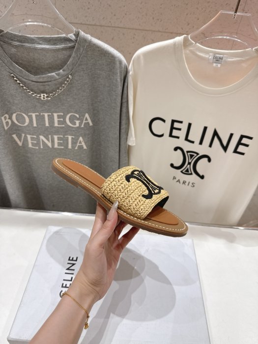 Шлепанцы женские фото 5