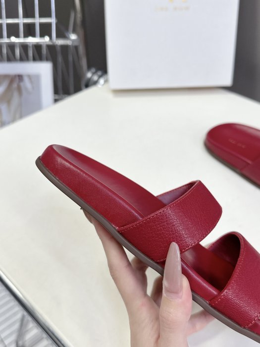 Шлепанцы фото 7