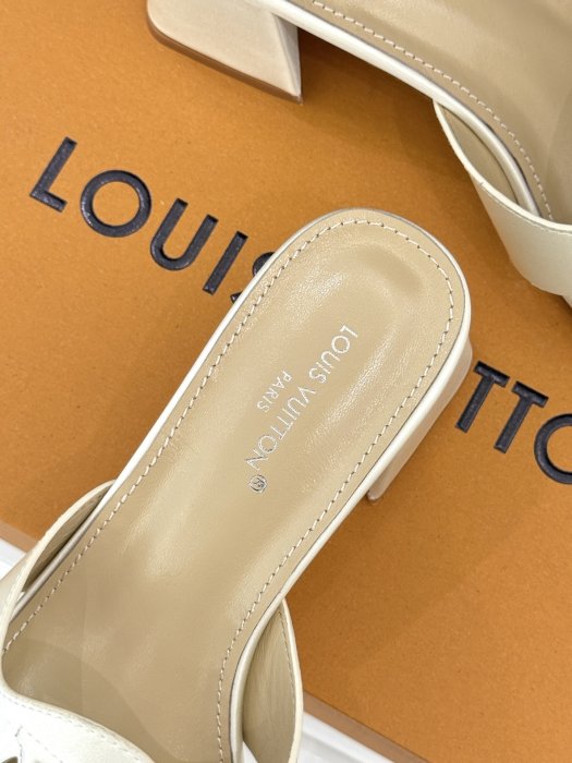 Босоножки фото 8