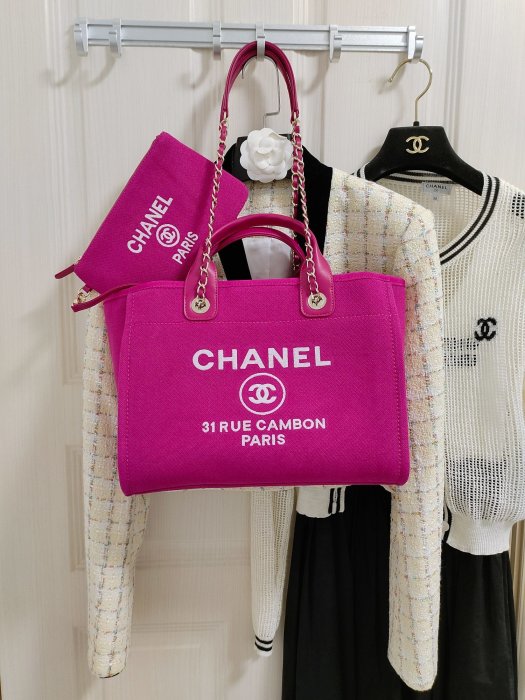 A bag women's Chanel 23B 32 cm