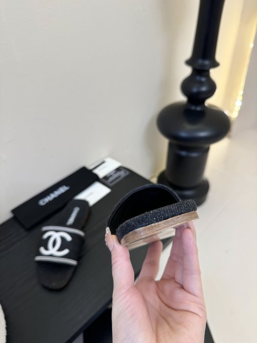 Шлепанцы женские фото 7