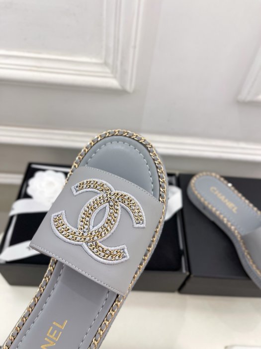 Шлепанцы женские фото 6