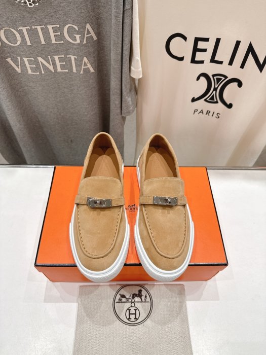 Лоферы женские