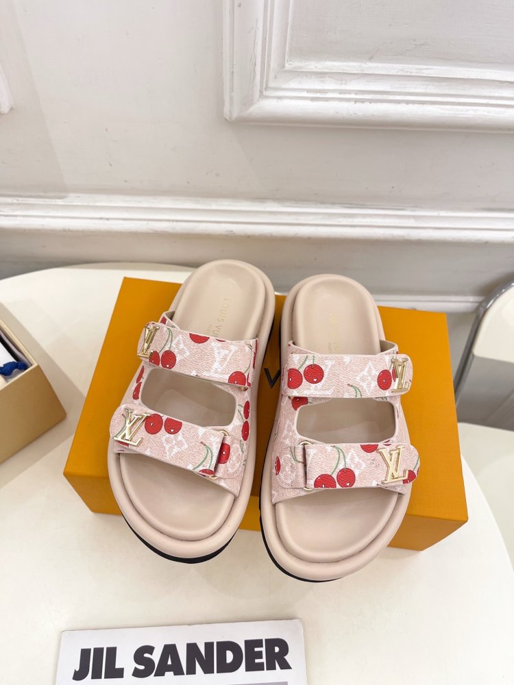 Шльопанці жіночі