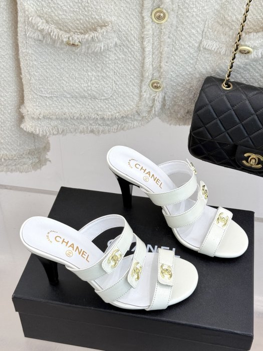 Босоножки фото 3