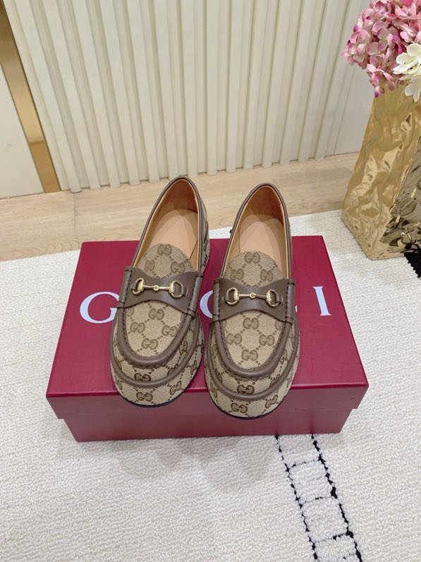 Лоферы жіночі на платформі