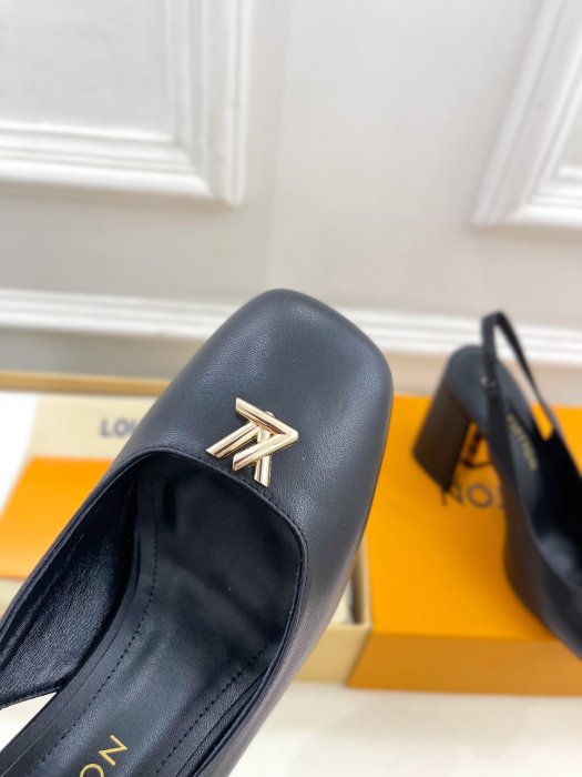 Босоножки фото 6