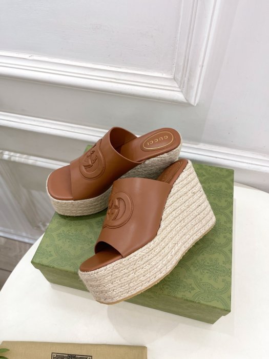 Босоножки фото 3