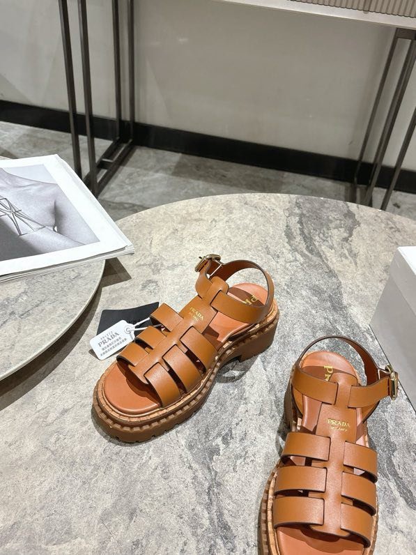 Сандалии женские фото 2