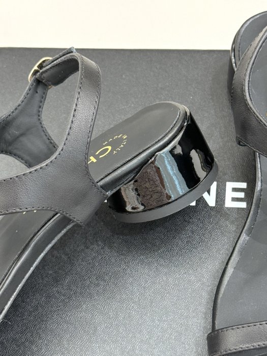 Босоножки фото 6