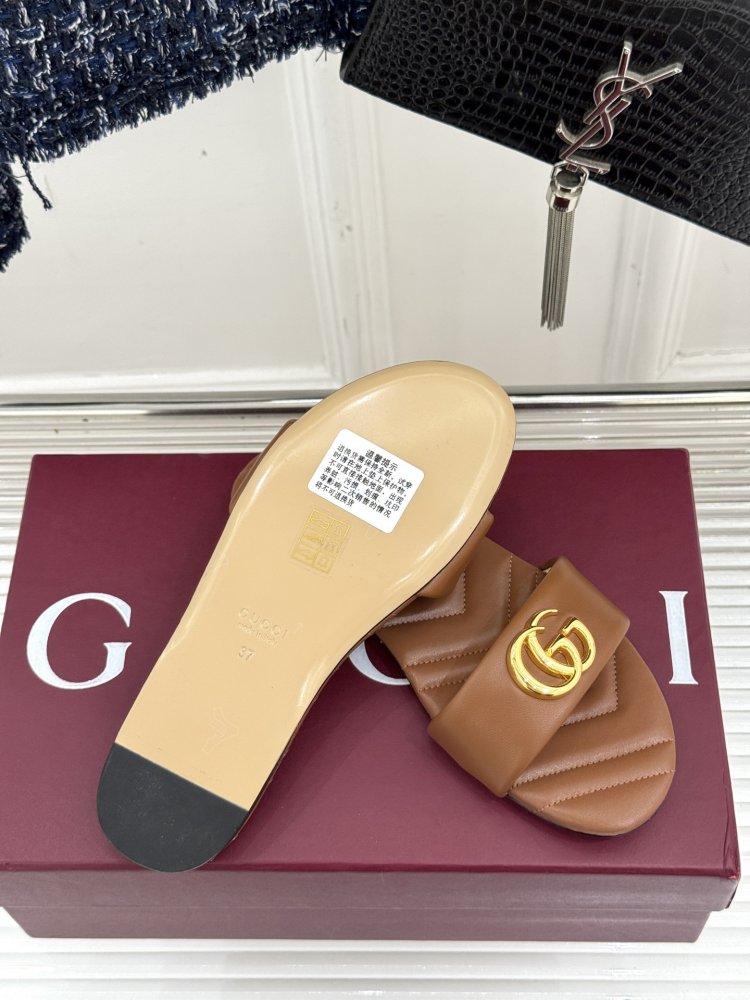 Шльопанці жіночі фото 9