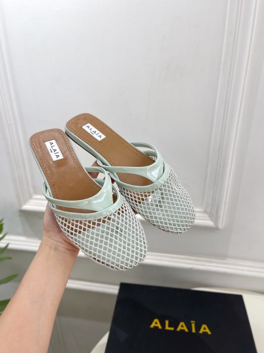 Шлепанцы женские фото 5