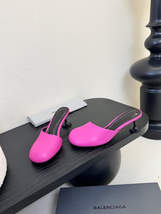 Шлепанцы женские фото 3