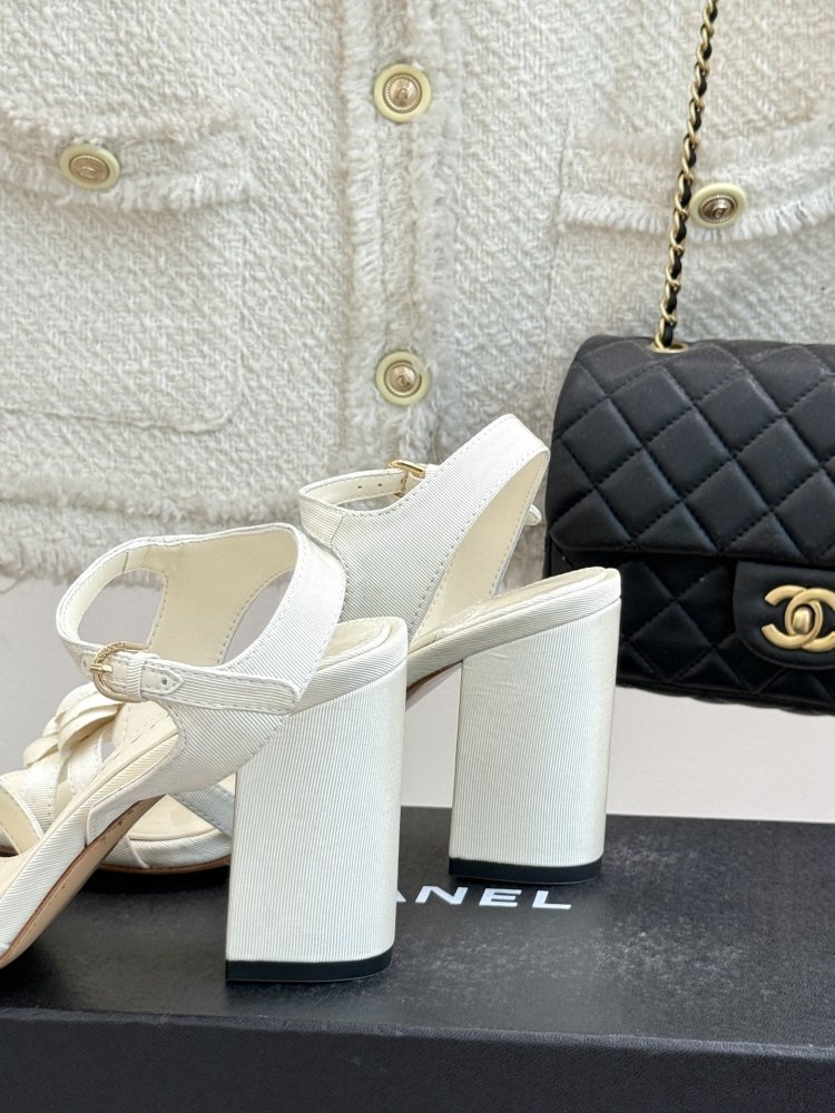 Босоножки фото 6