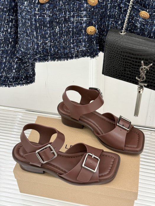 Босоножки фото 3