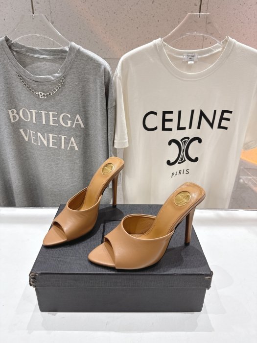 Босоножки фото 3