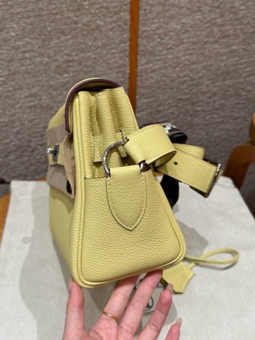 Сумка KELLY MESSENGER JAUNE POUSSIN в коже Togo 24 см фото 4