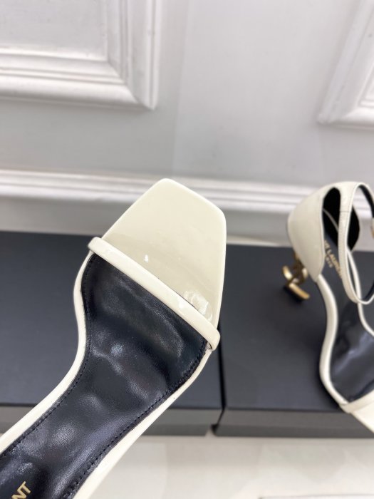 Босоножки фото 6