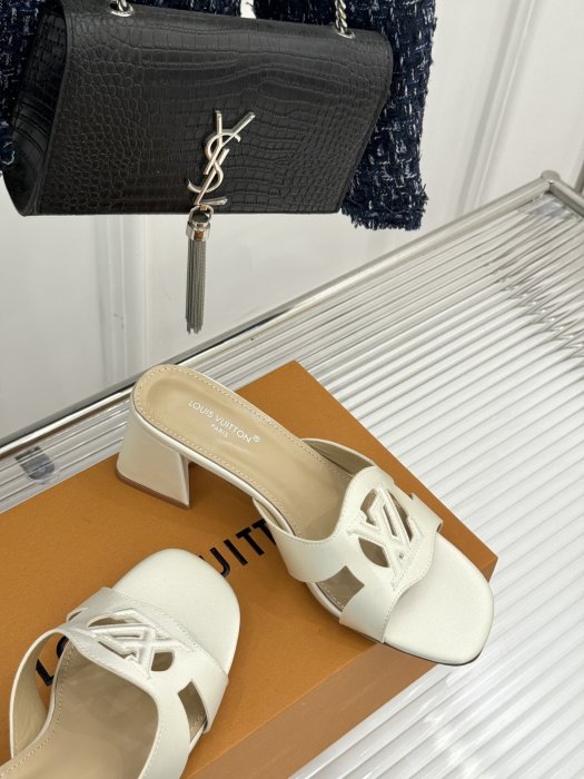 Босоножки фото 5