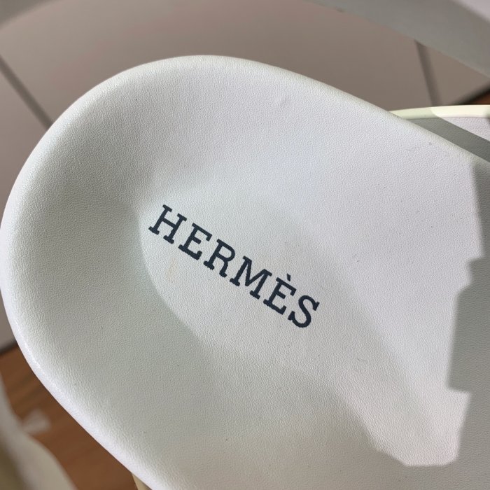 Сандалі жіночі фото 8