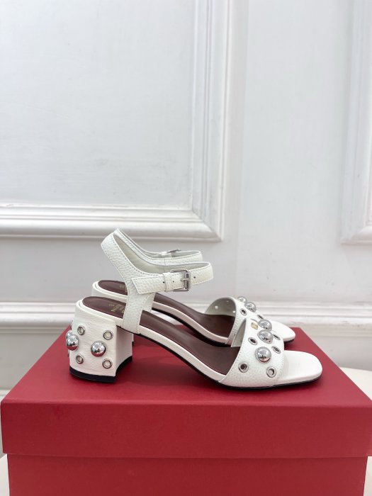 Босоножки фото 2