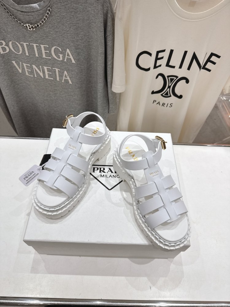 Сандалі жіночі фото 2