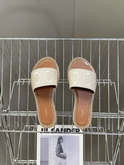 Шлепанцы женские фото 6