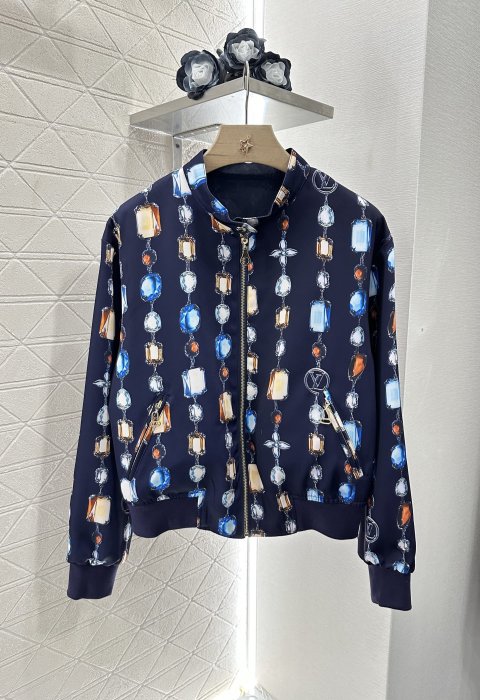 Куртка жіноча