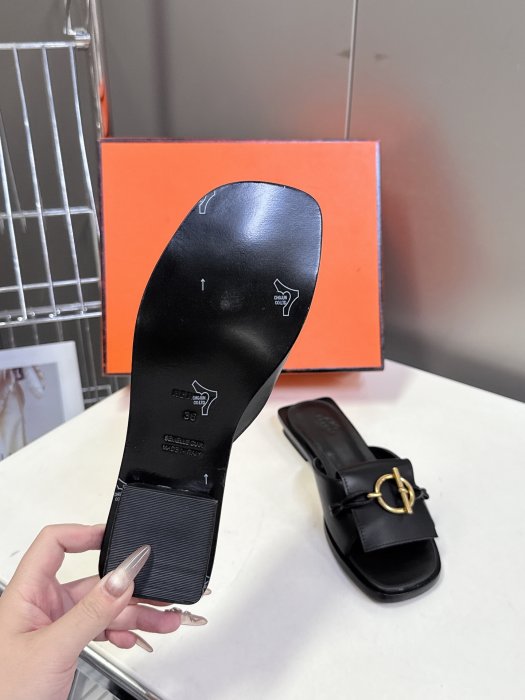 Шлепанцы фото 9