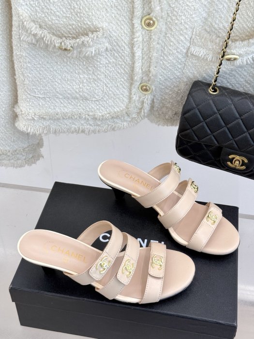 Босоножки фото 3