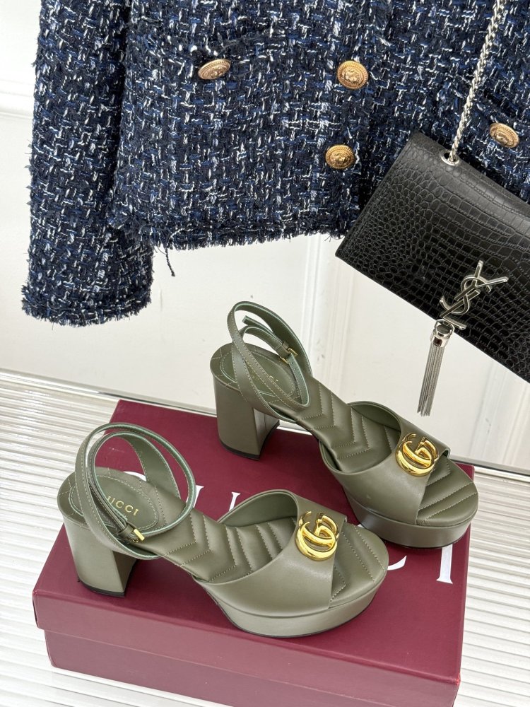 Босоножки фото 3