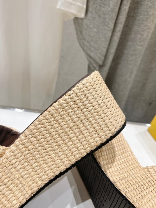 Шлепанцы фото 8