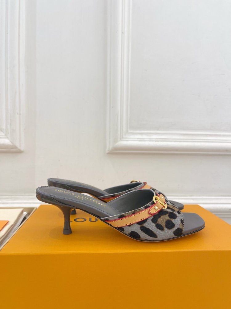 Босоножки фото 2