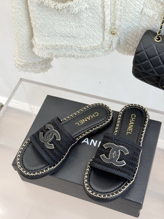 Шлепанцы женские фото 2