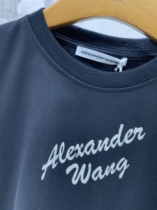 T-shirt women's фото 3