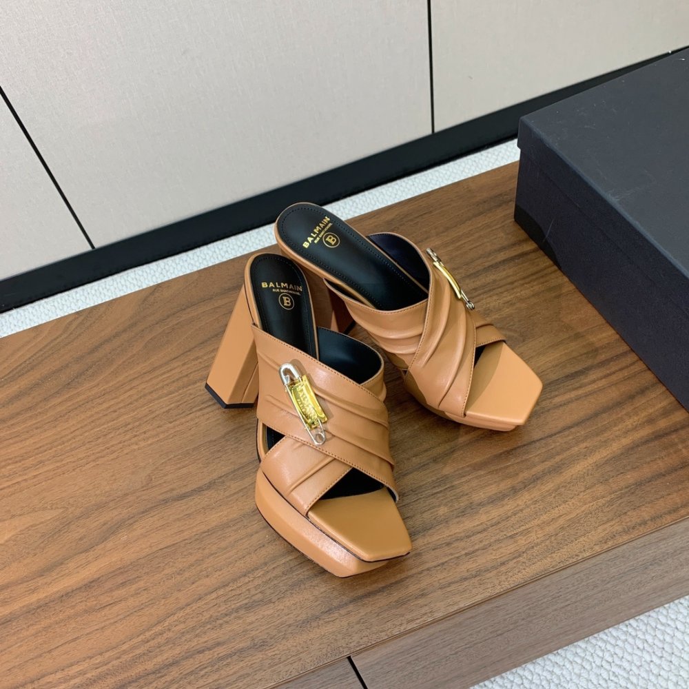 Босоножки фото 4